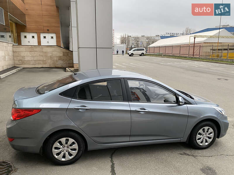 Седан Hyundai Accent 2019 в Києві