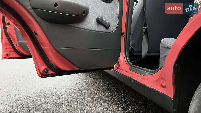 Ліфтбек Hyundai Accent 1995 в Новомосковську фото 6 Ліфтбек Hyundai Accent 1995 в Новомосковську