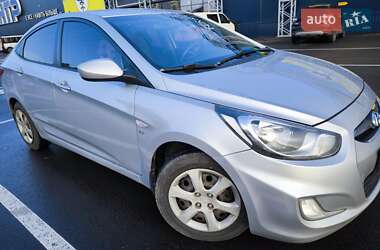 Седан Hyundai Accent 2012 в Чернигове