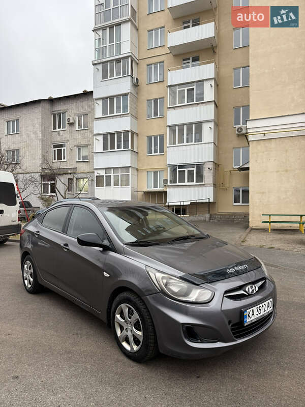 Седан Hyundai Accent 2013 в Чернигове