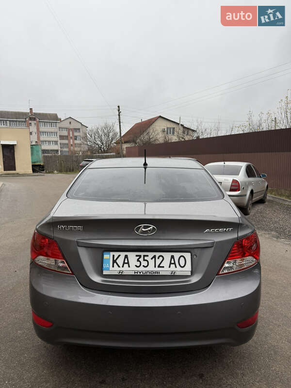 Седан Hyundai Accent 2013 в Чернигове