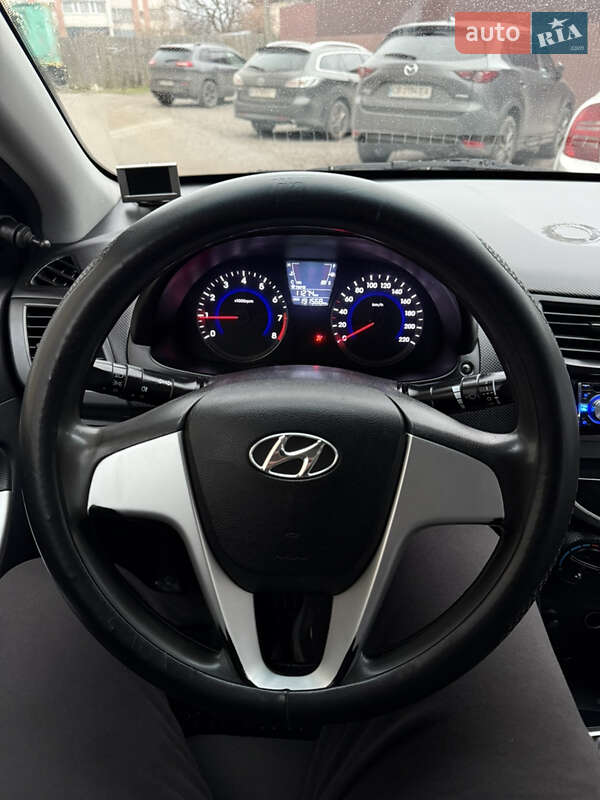 Седан Hyundai Accent 2013 в Чернигове
