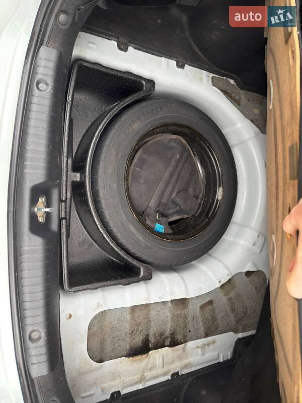 Седан Hyundai Accent 2013 в Кривому Розі