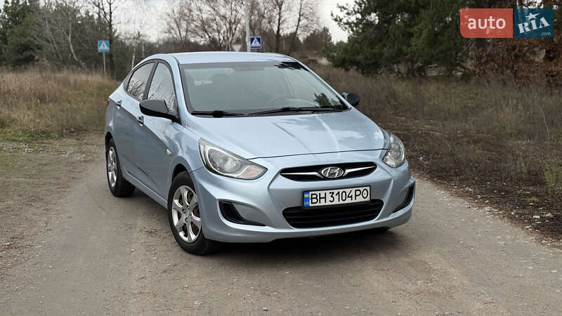 Hyundai Accent 2013 Hyundai Accent 2013
