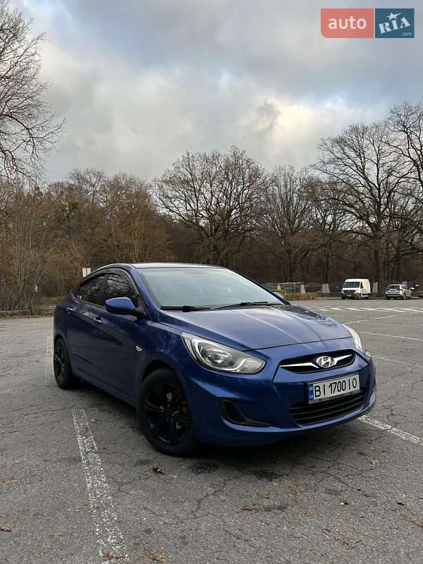 Hyundai Accent 2013