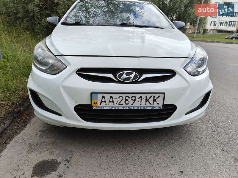 Седан Hyundai Accent 2012 в Львові