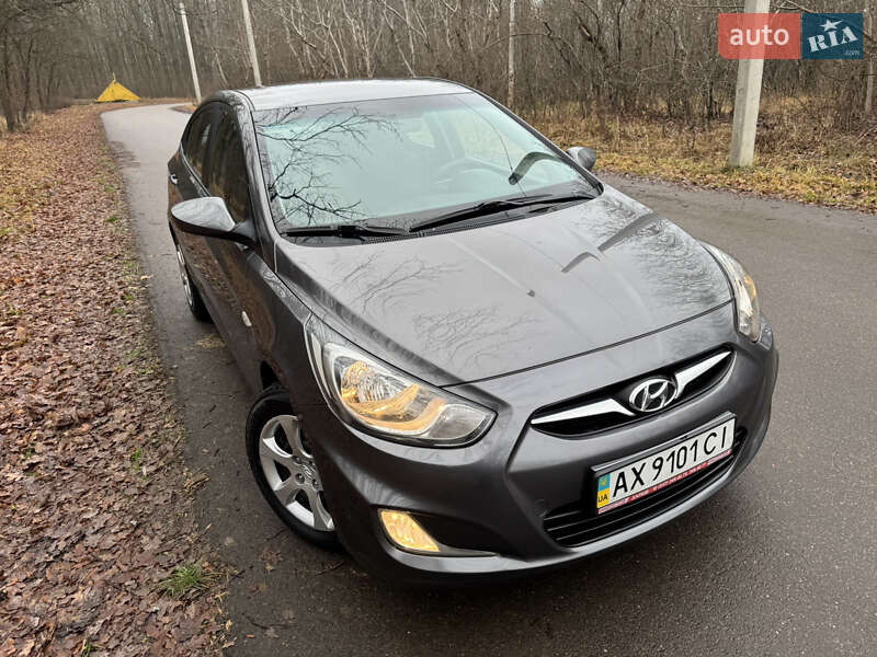 Hyundai Accent 2011
