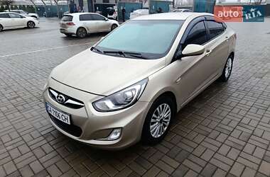 Седан Hyundai Accent 2011 в Черкасах