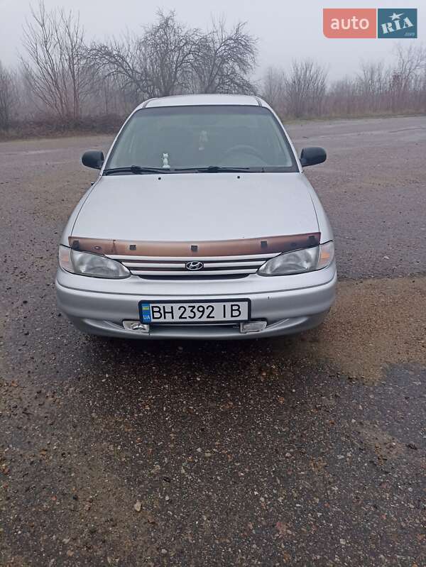 Hyundai Accent 1995 Hyundai Accent 1995