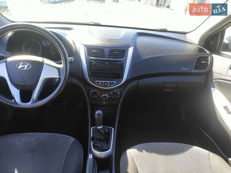 Седан Hyundai Accent 2012 в Киеве фото 5 Седан Hyundai Accent 2012 в Киеве