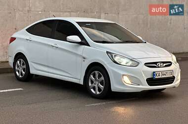 Седан Hyundai Accent 2012 в Киеве