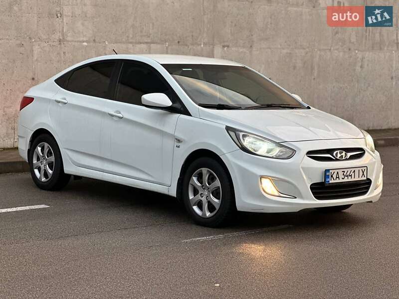 Hyundai Accent 2012