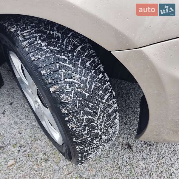 Седан Hyundai Accent 2012 в Ромнах фото 2 Седан Hyundai Accent 2012 в Ромнах