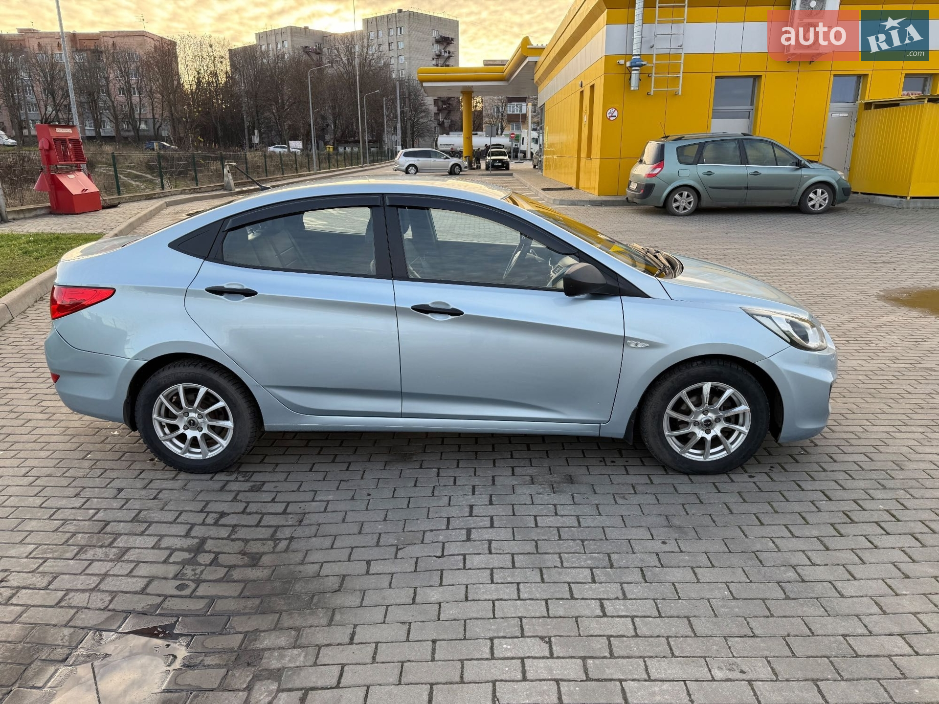 2012 Hyundai Accent - мініатюра 6