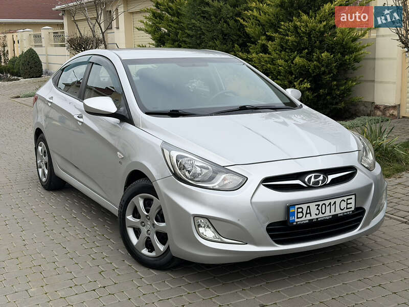 Hyundai Accent 2011