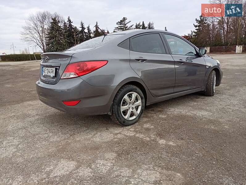Седан Hyundai Accent 2012 в Ужгороді