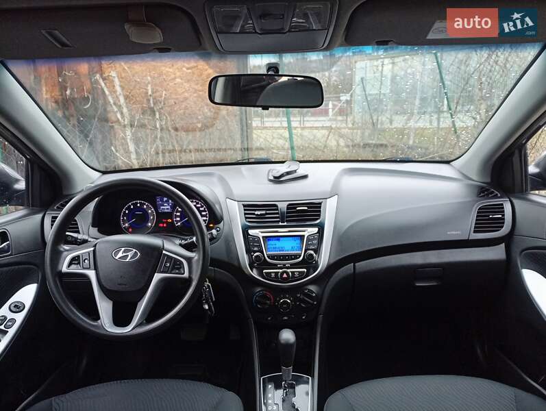 Седан Hyundai Accent 2012 в Ужгороді