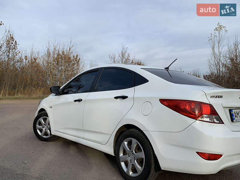 Седан Hyundai Accent 2013 в Радомышле фото 7 Седан Hyundai Accent 2013 в Радомышле