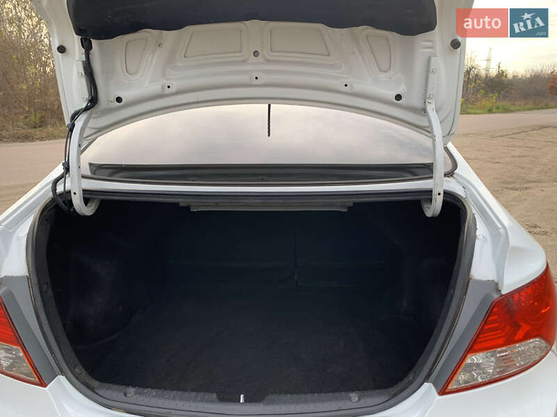 Седан Hyundai Accent 2013 в Радомышле фото 25 Седан Hyundai Accent 2013 в Радомышле