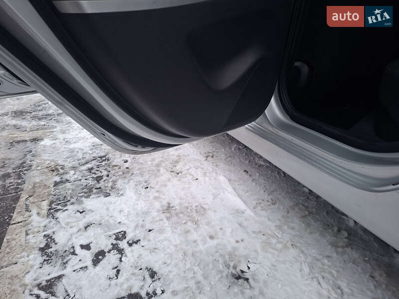 Седан Hyundai Accent 2012 в Києві фото 40 Седан Hyundai Accent 2012 в Києві