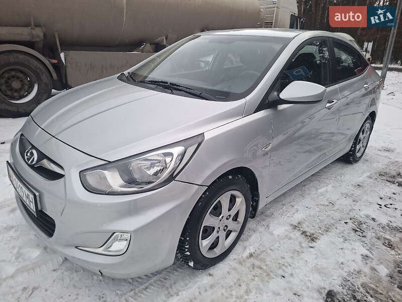 Седан Hyundai Accent 2012 в Києві фото Седан Hyundai Accent 2012 в Києві