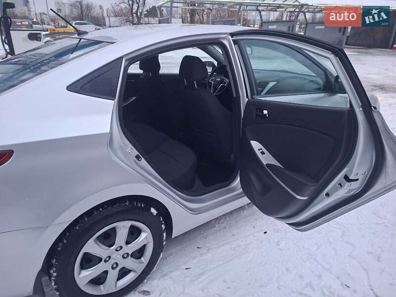 Седан Hyundai Accent 2012 в Києві фото 89 Седан Hyundai Accent 2012 в Києві