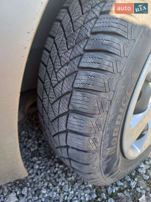 Седан Hyundai Accent 2008 в Казатине