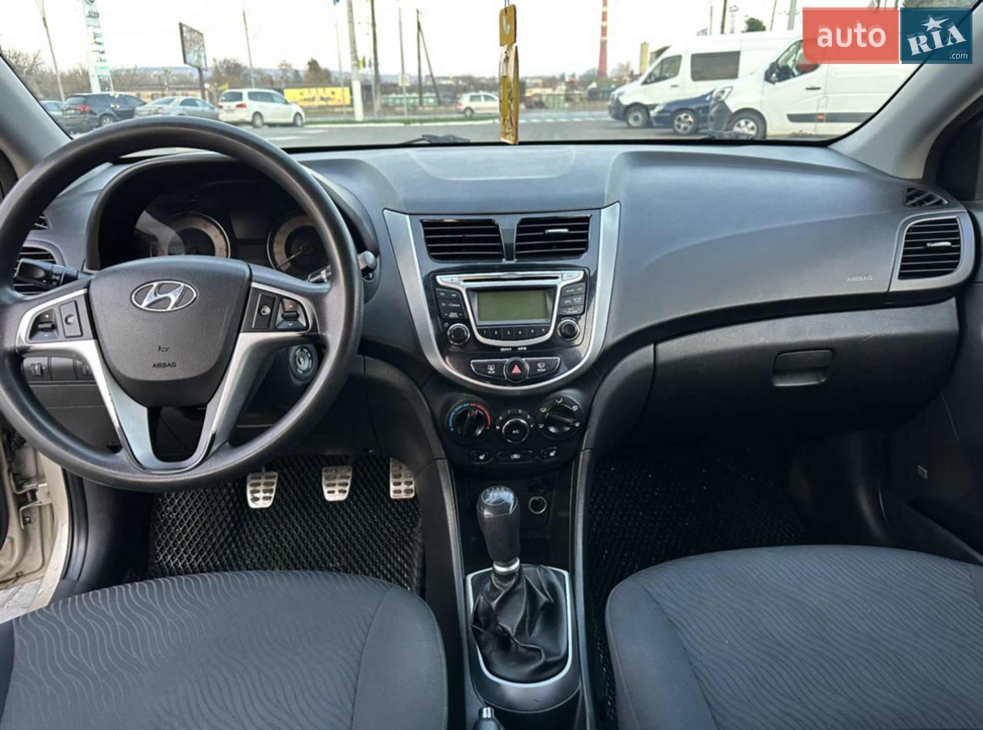 2012 Hyundai Accent - мініатюра 8