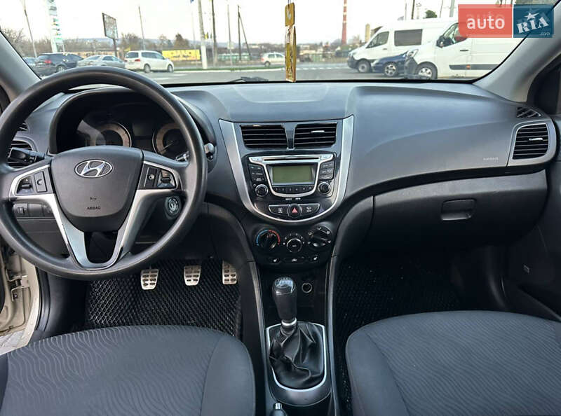 Седан Hyundai Accent 2012 в Чернівцях фото 8 Седан Hyundai Accent 2012 в Чернівцях