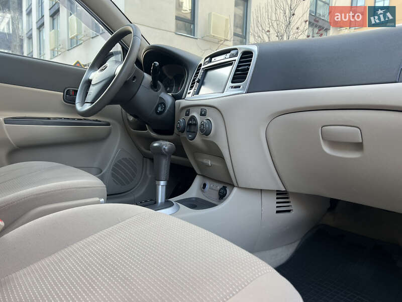 Седан Hyundai Accent 2008 в Киеве