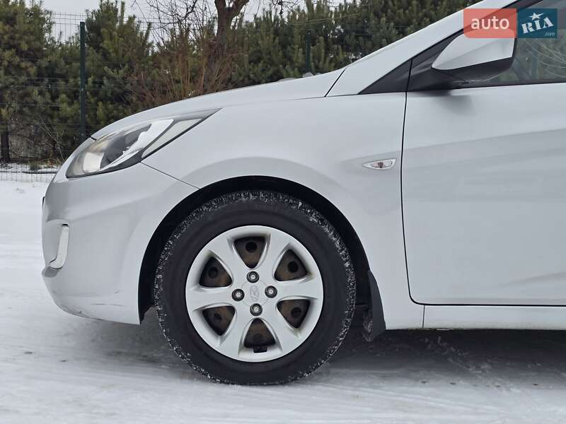 Седан Hyundai Accent 2013 в Хмельницком