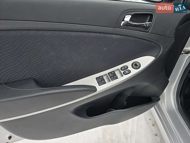 Седан Hyundai Accent 2013 в Хмельницком