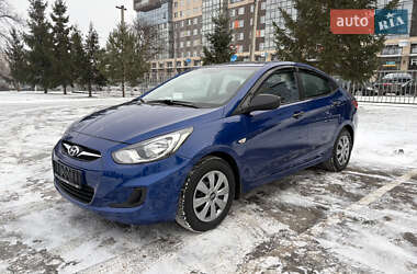 Седан Hyundai Accent 2013 в Чернівцях