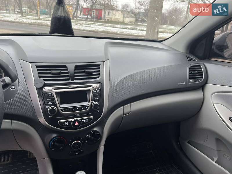 Седан Hyundai Accent 2016 в Николаеве
