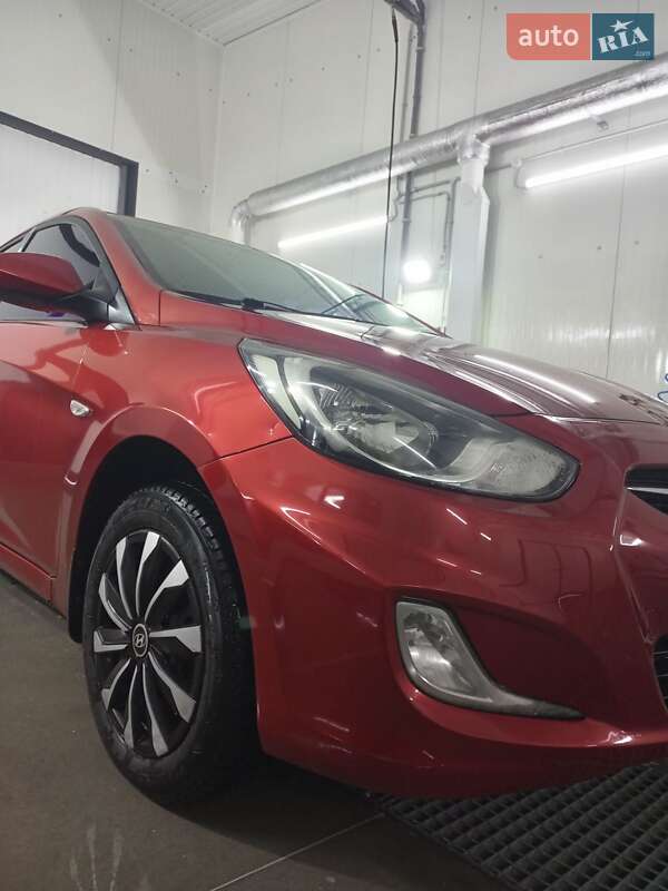 Седан Hyundai Accent 2012 в Каменец-Подольском