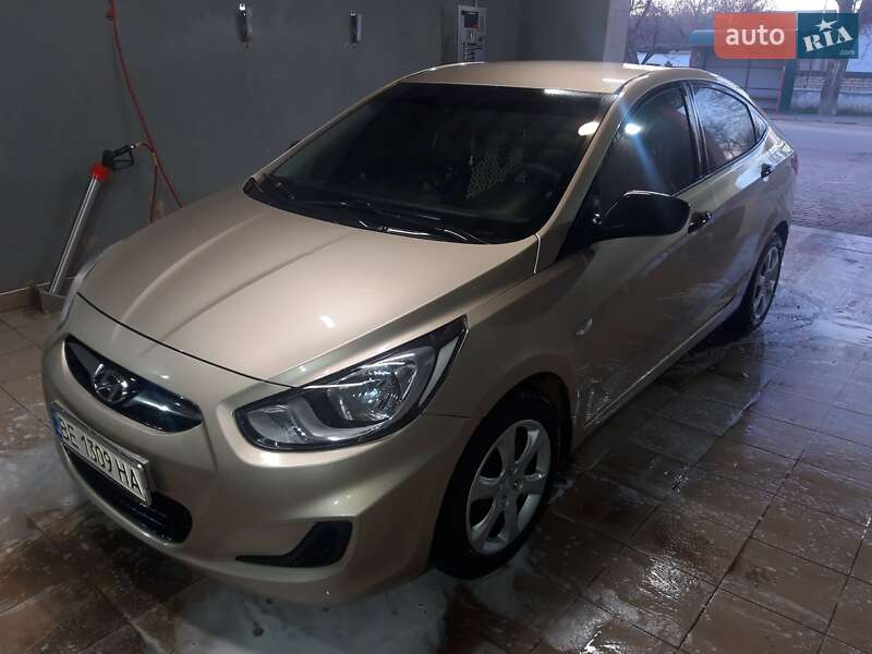 Седан Hyundai Accent 2013 в Николаеве