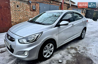 Седан Hyundai Accent 2011 в Прилуках