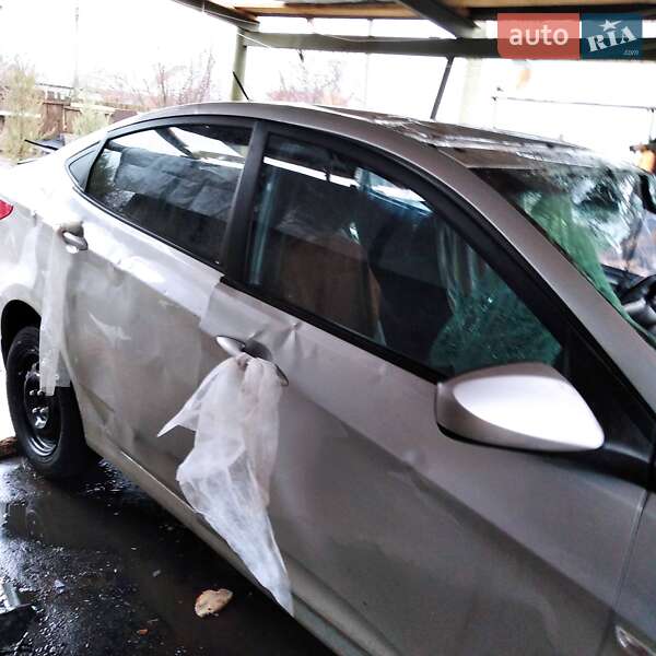 Седан Hyundai Accent 2011 в Славянске фото Седан Hyundai Accent 2011 в Славянске