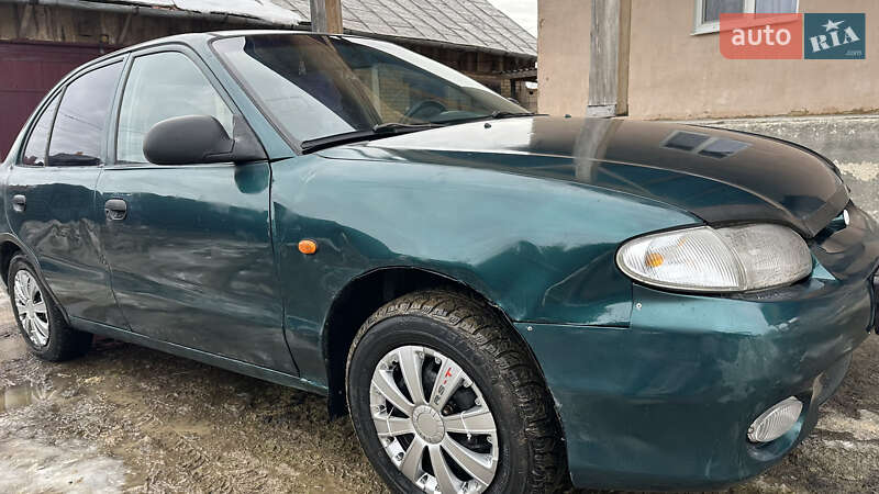 Седан Hyundai Accent 1997 в Львове