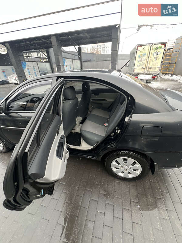 Седан Hyundai Accent 2009 в Киеве