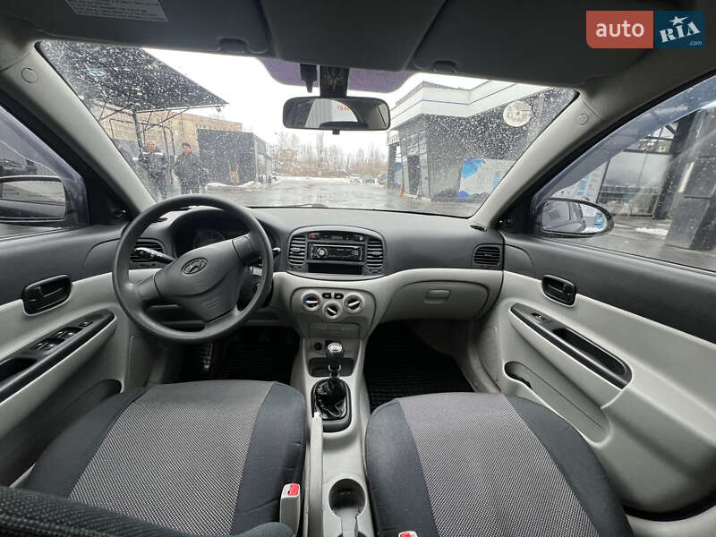 Седан Hyundai Accent 2009 в Киеве