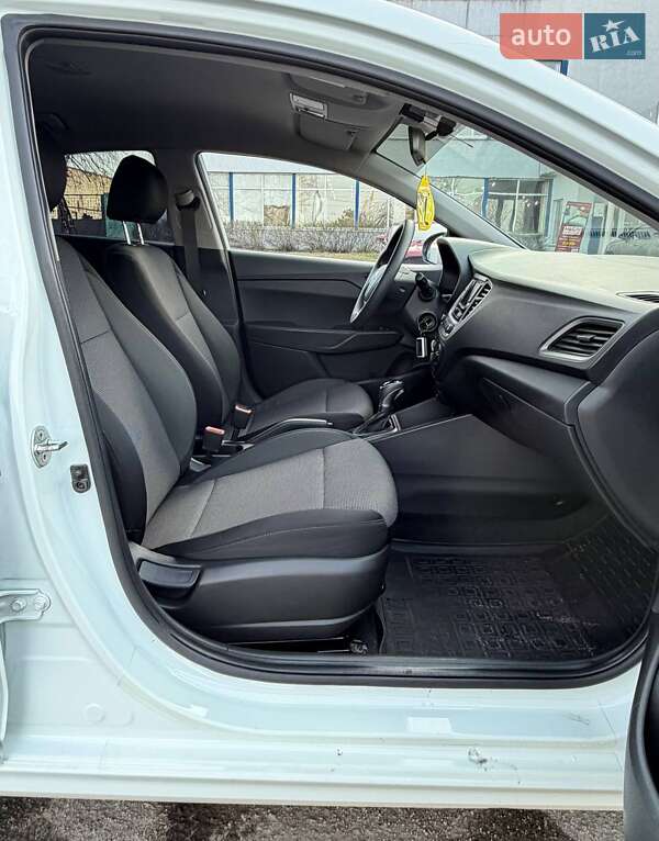 Седан Hyundai Accent 2017 в Днепре