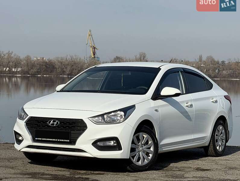 Седан Hyundai Accent 2017 в Днепре