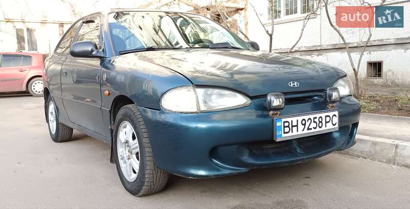 Лифтбек Hyundai Accent 1995 в Николаеве