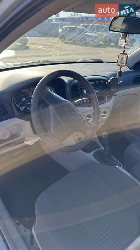 Седан Hyundai Accent 2008 в Ровно