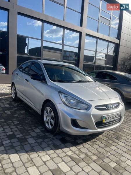 Hyundai Accent 2013