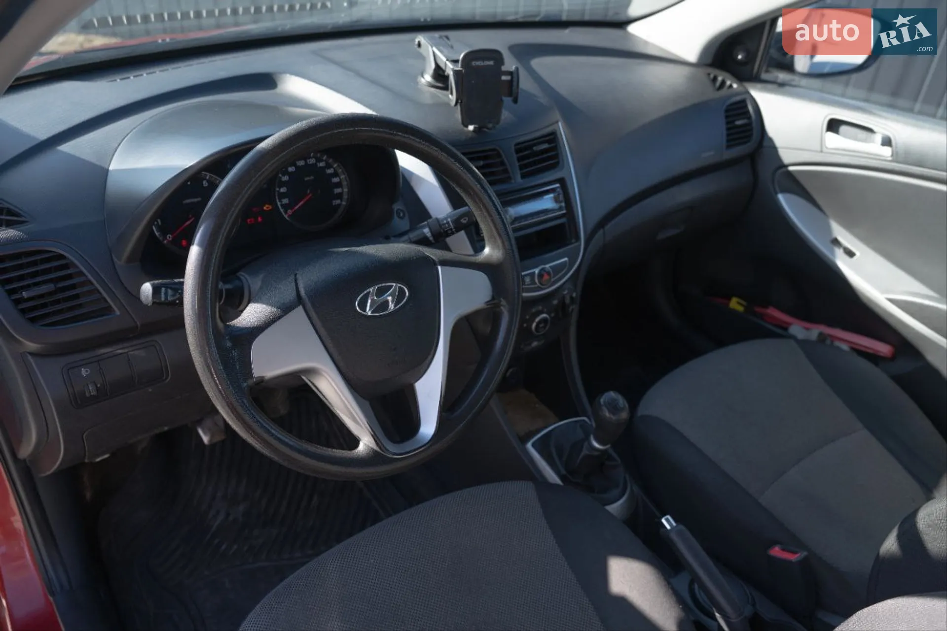 2011 Hyundai Accent - мініатюра 8