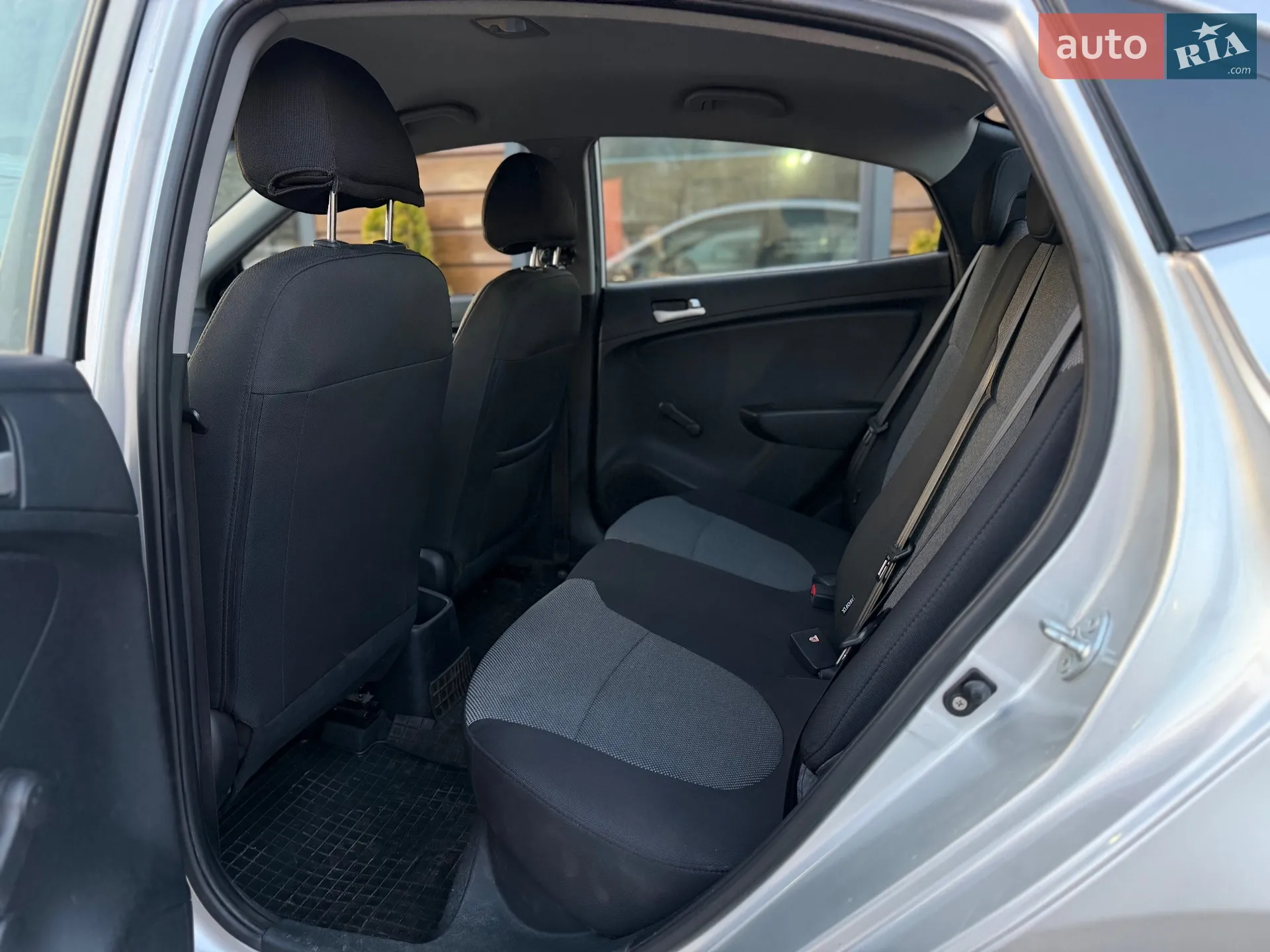 2011 Hyundai Accent - мініатюра 35
