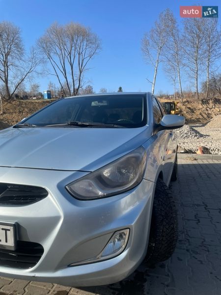 Hyundai Accent 2012 Hyundai Accent 2012