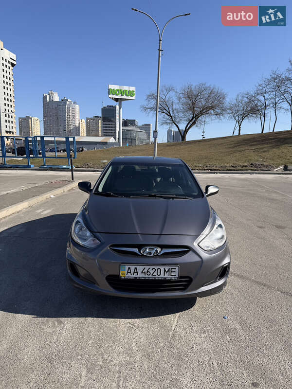 Седан Hyundai Accent 2011 в Киеве